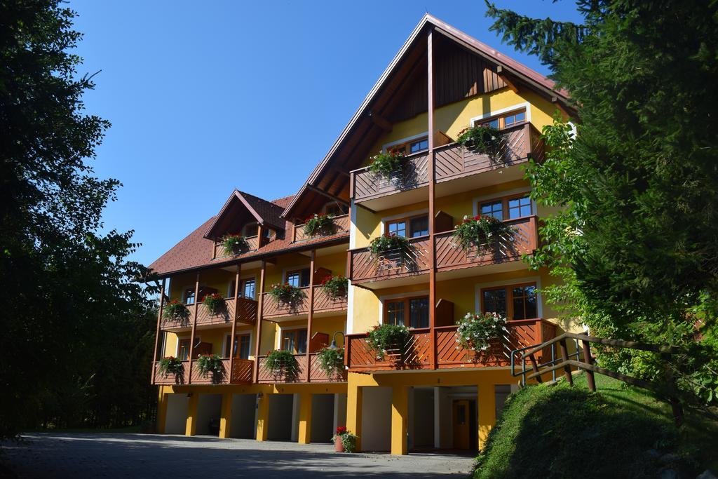 Gasthof Hotel Schmied Arnfels Exterior photo
