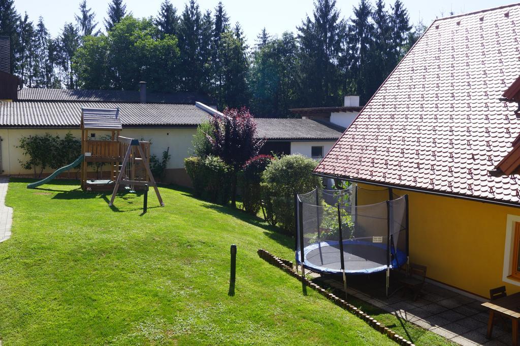 Gasthof Hotel Schmied Arnfels Exterior photo